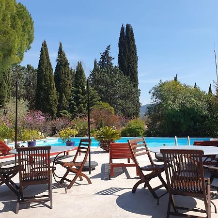 Au Mas Saint Pierre Hotell Pignans Eksteriør bilde