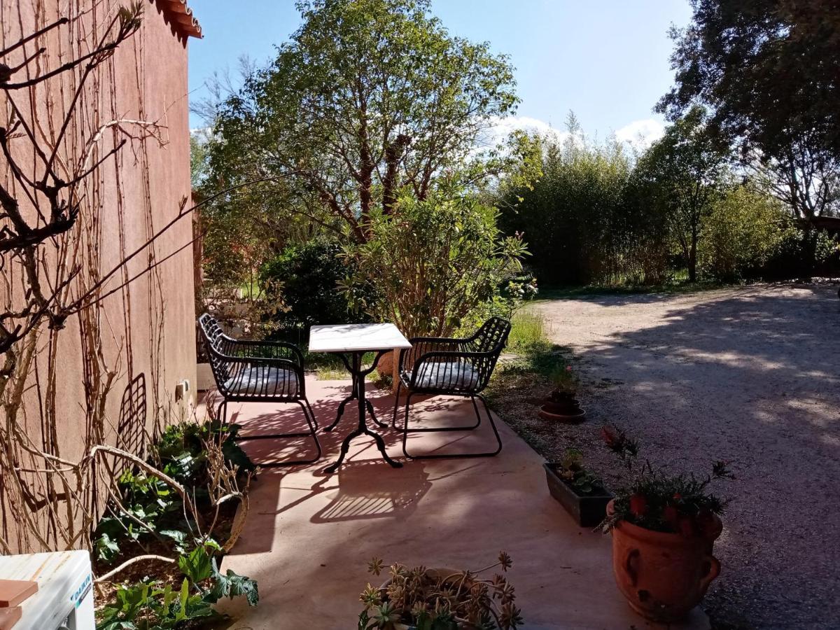 Au Mas Saint Pierre Hotell Pignans Eksteriør bilde